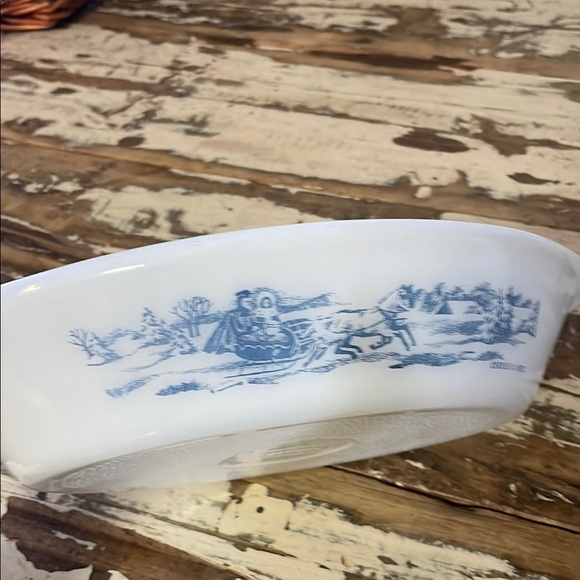 Vintage Blue and White Bakeware Dish - Picture 3 of 10